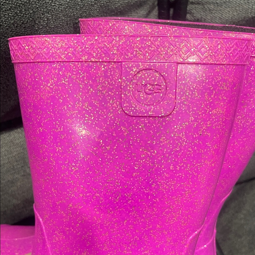 UGG Fuchsia Glitter Boots